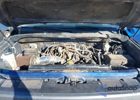 2015 Toyota Tundra Sr5 4.6L V8 z USA, uszkodzony, nr VIN 5TFEM5F13FX093149